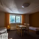 Pali *